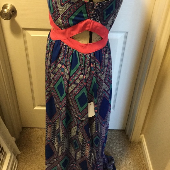Women's Beautiful Maxi Dress Size M NWT - Picture 4 of 5
